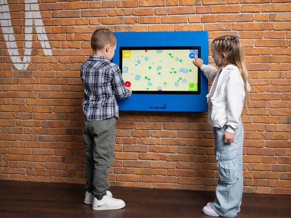 01_INTBOARD-_BOXI_interior